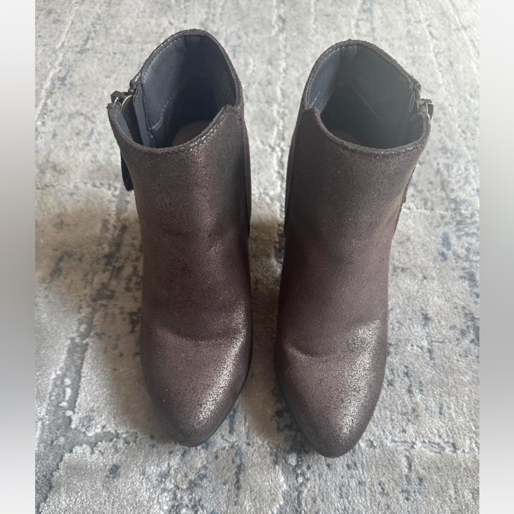 Elegant Greyish Brown Ankle Boots - Picture 3 of 6
